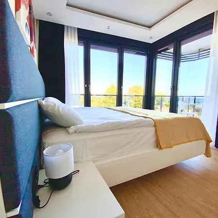 Vera Suites *